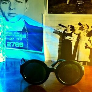 SEAN JOHN Round Sunglass